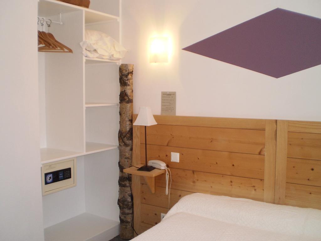 Hotel L Ander Saint-Flour (Cantal) Quarto foto