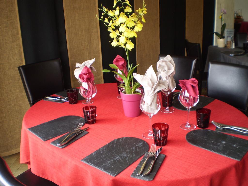 Hotel L Ander Saint-Flour (Cantal) Quarto foto