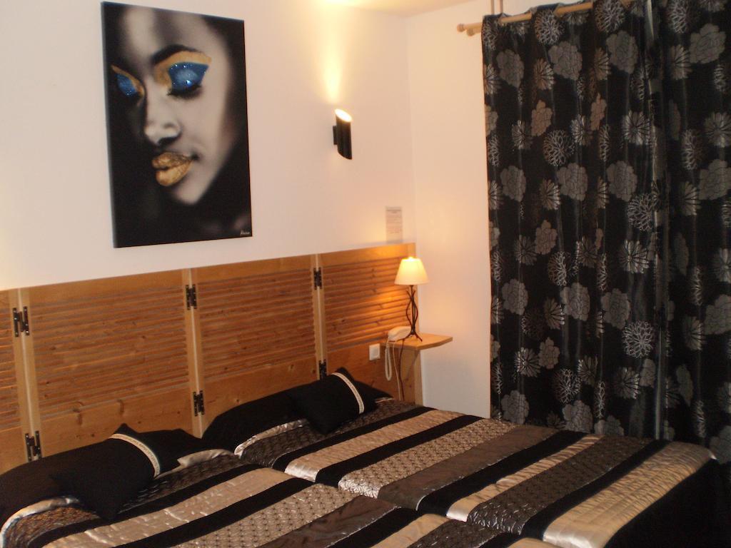 Hotel L Ander Saint-Flour (Cantal) Quarto foto